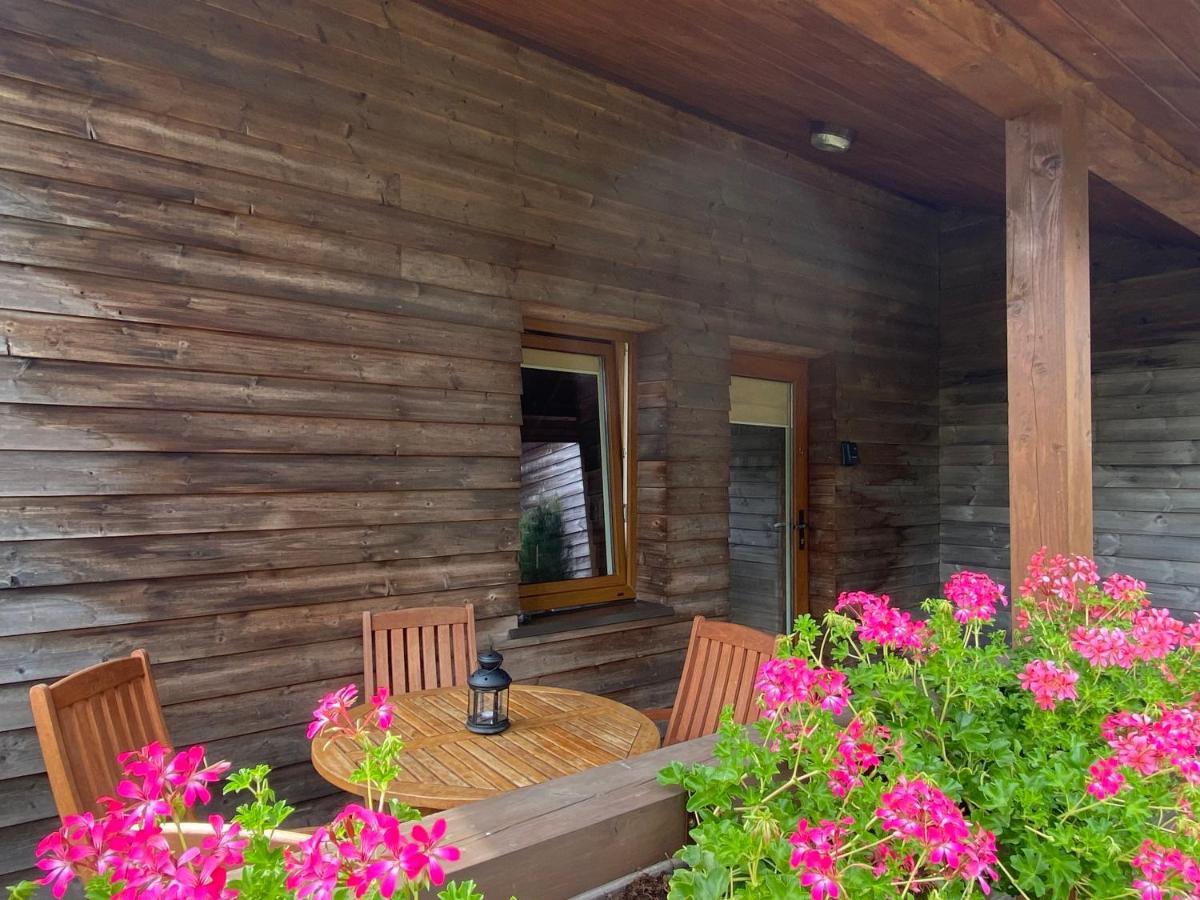 Dvieju Aukstu Namelis Su Jaukiu Kiemu -soley Apartamentai No 5 * Palanga